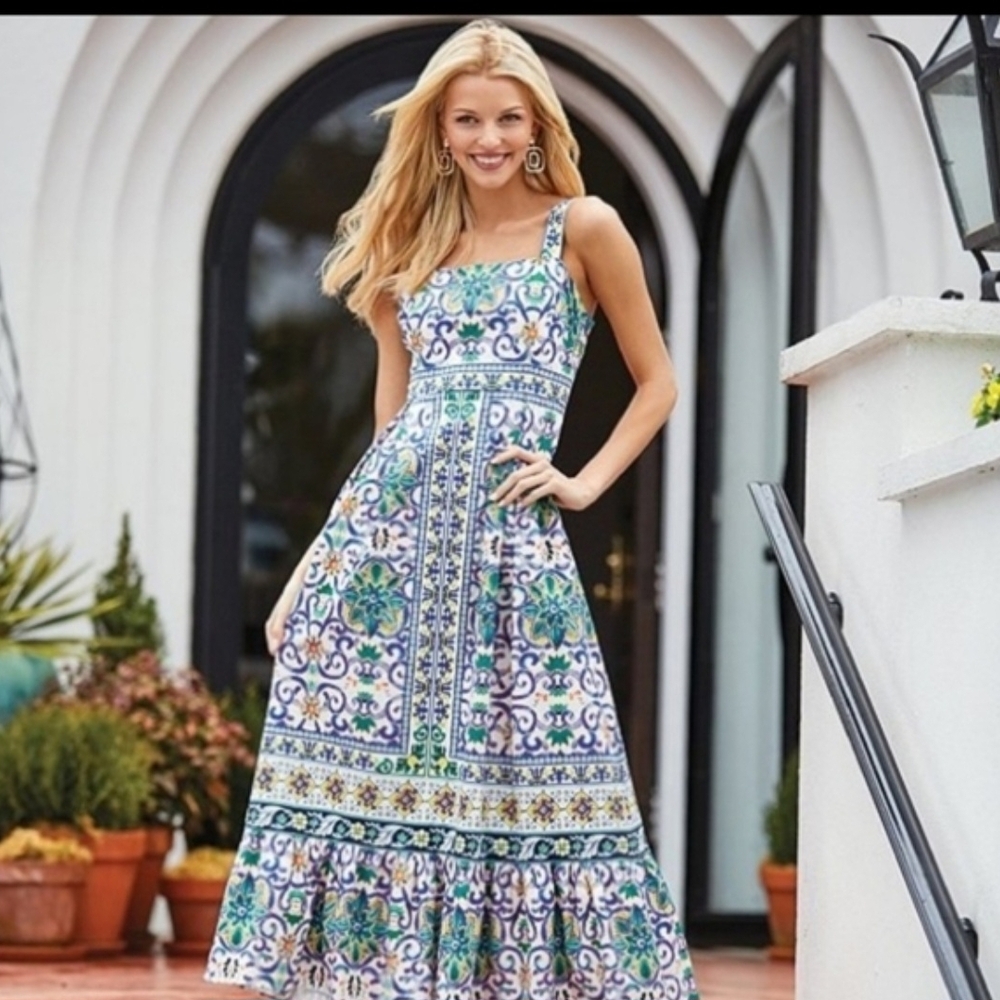 Sleeveless Floral Tile-Print Maxi Dress in Blue & Green